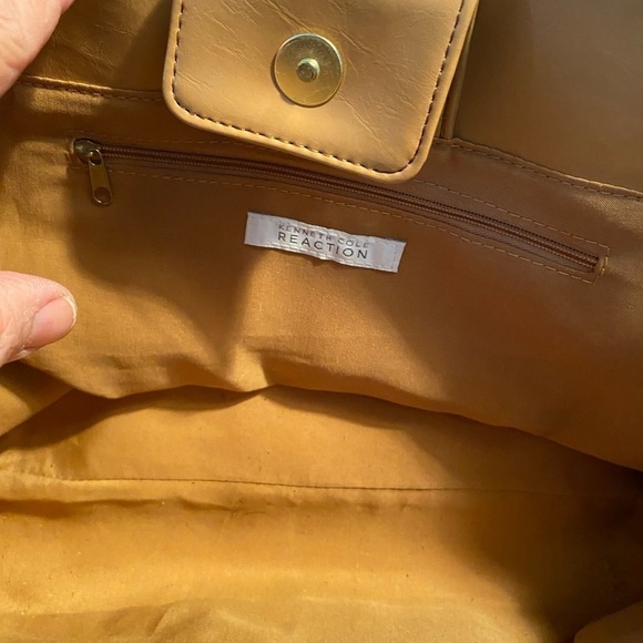 Kenneth Cole Reaction Purse (BU) - Picture 14 of 14